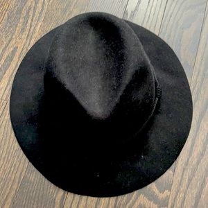 Truda felt hat from Maje